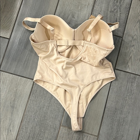 SHAPELLX Women’s Shapewear Bodysuit Tummy Control Strapless Body Shaper Thong - Picture 9 of 10